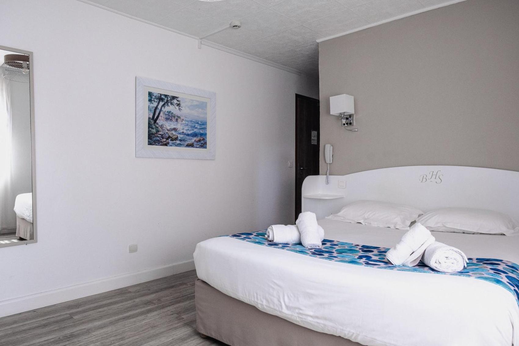 Hôtel Beau Site Le Lavandou Quarto foto